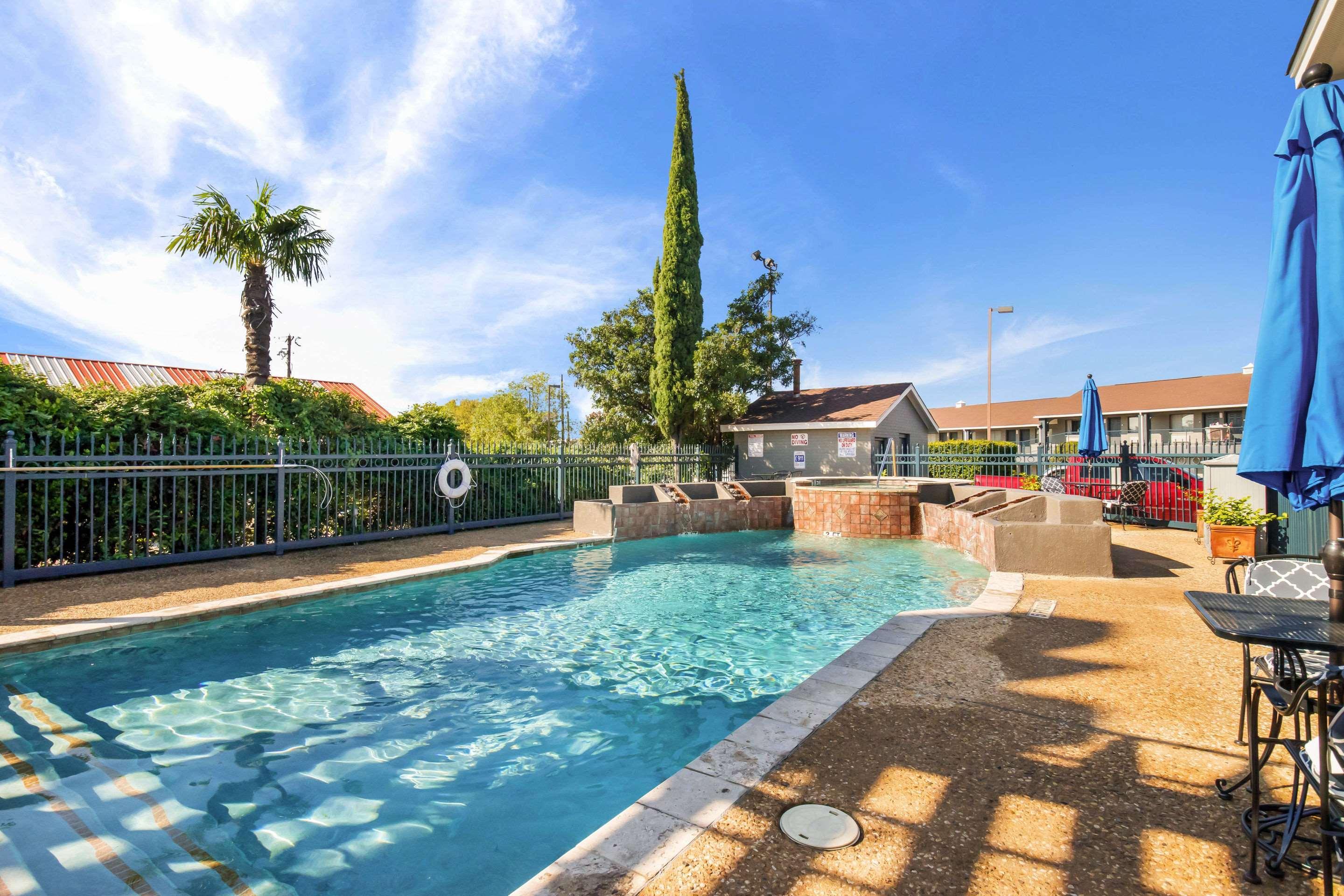 Quality Inn Near Lake Marble Falls Buitenkant foto