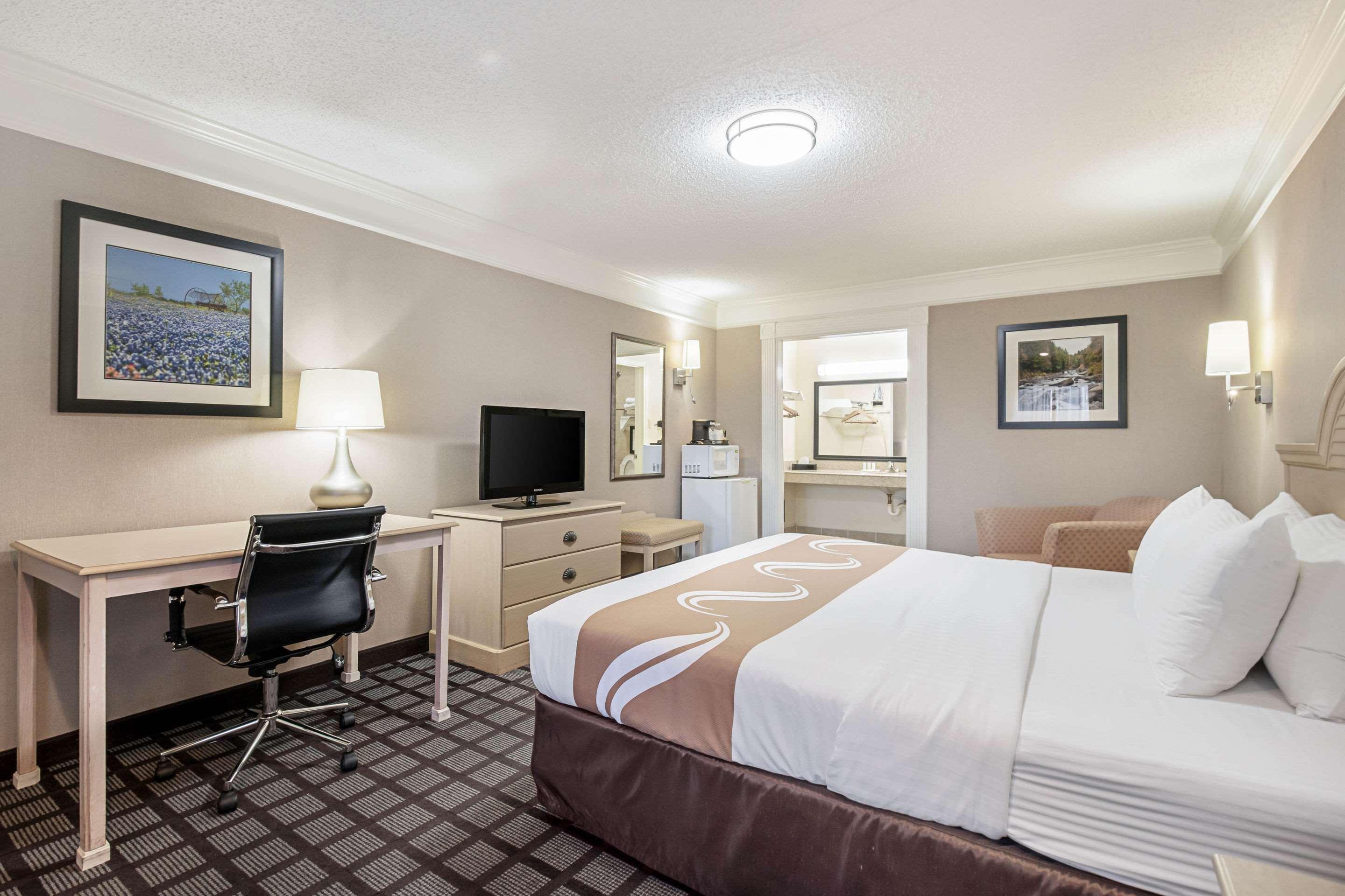 Quality Inn Near Lake Marble Falls Buitenkant foto