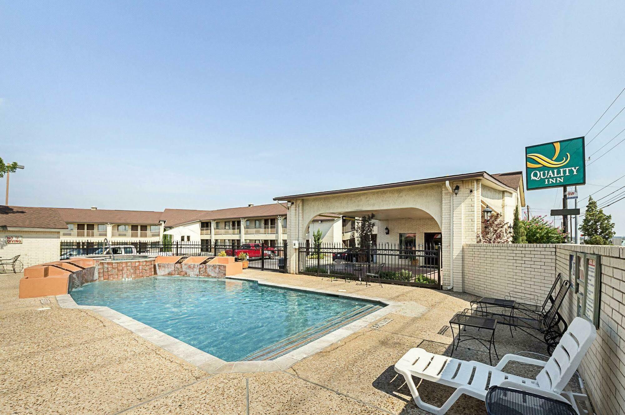 Quality Inn Near Lake Marble Falls Buitenkant foto